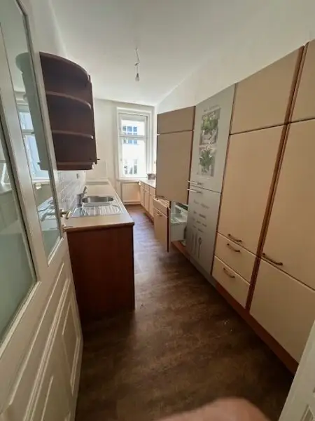 Perfekter Mix aus Wohn- und Arbeitsatmosphäre - 5 Zimmer - 183 m²