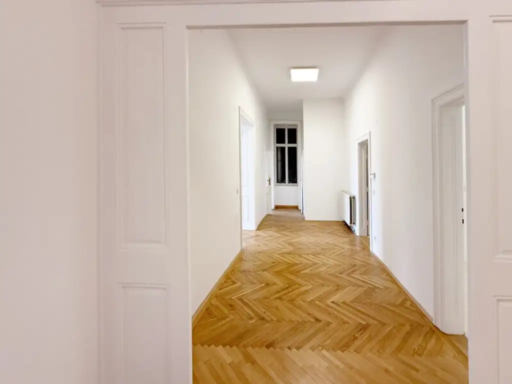 Charmante Bürofläche im sanierten Stilaltbau, unmittelbar bei der U4 und nahe dem 1. Bezirk