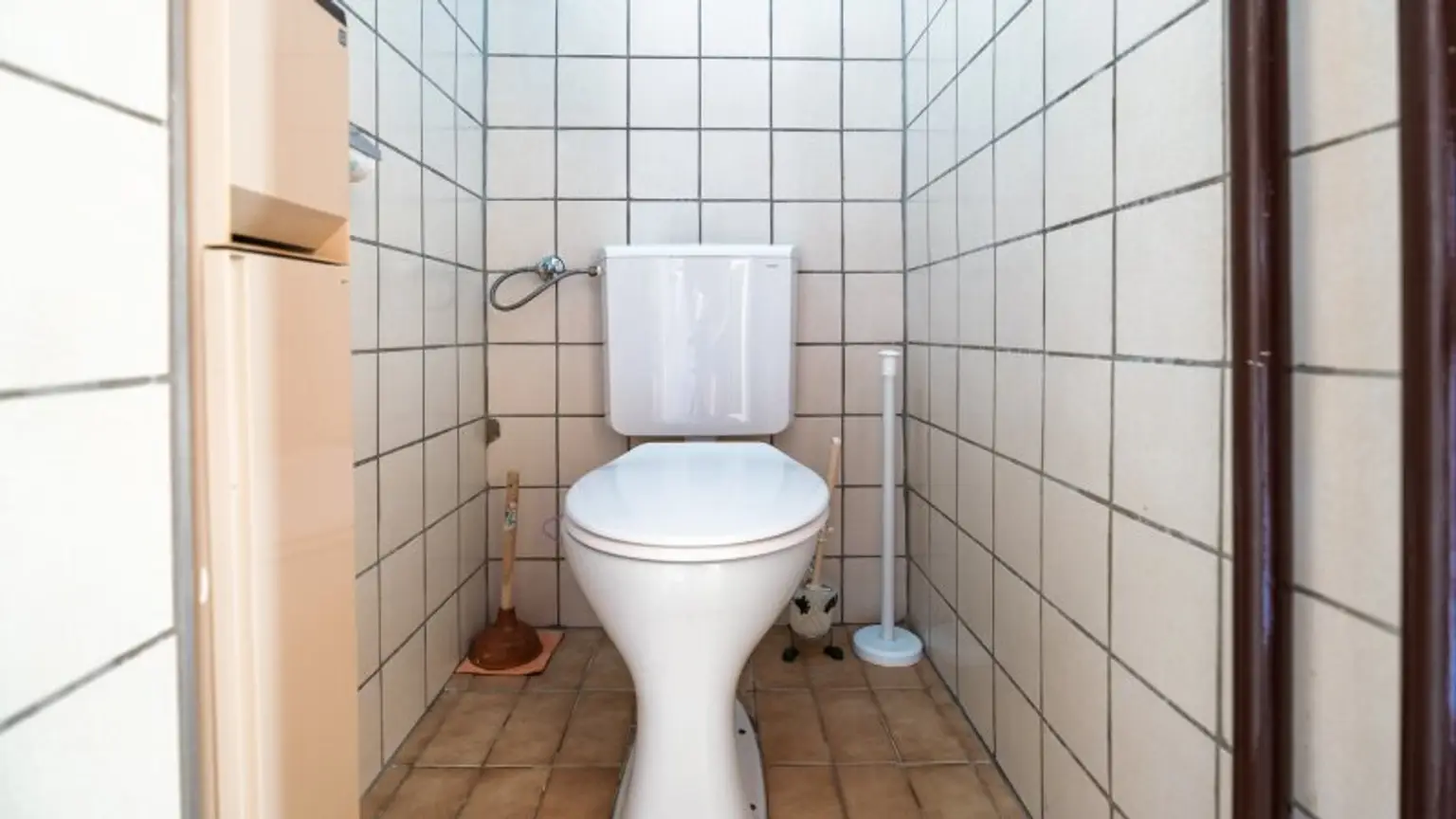 Kapitalanlage mit Potential – 2 Häuser auf Eckgrundstück mit rund 938 m² Grundstücksfläche!