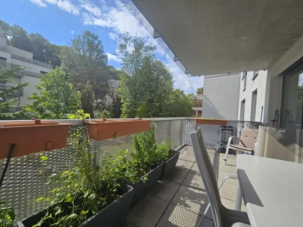 NEUWALDEGG - Gepflegter Neubau mit Balkon