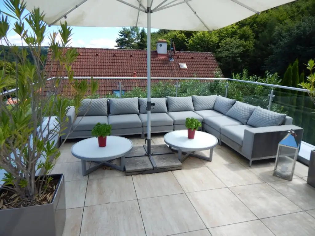 "Wohntraum" Villa mit Pool - Fernblick und direkten Zugang zum Wald
