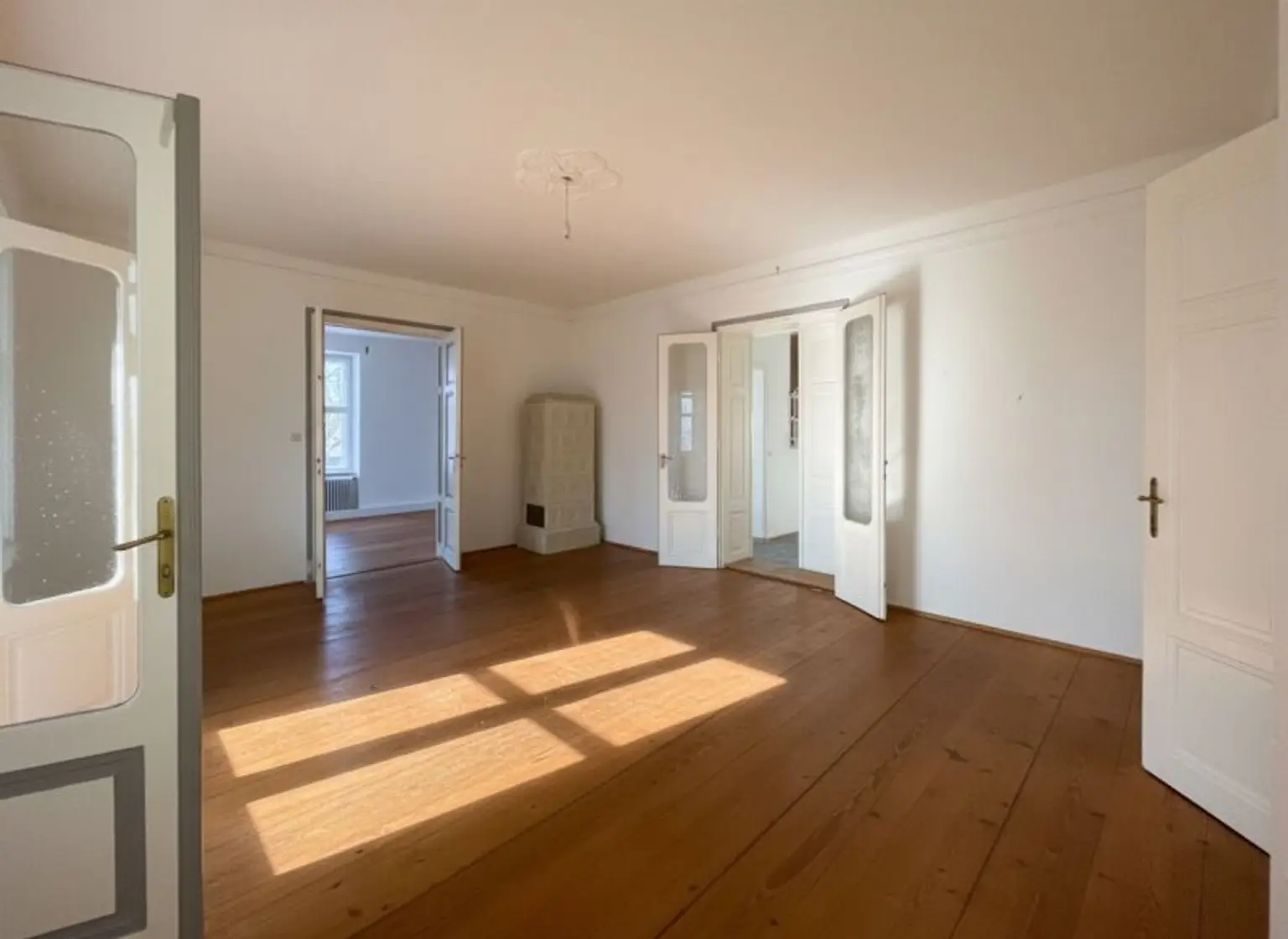 Zimmer 6 mit Kachelofen