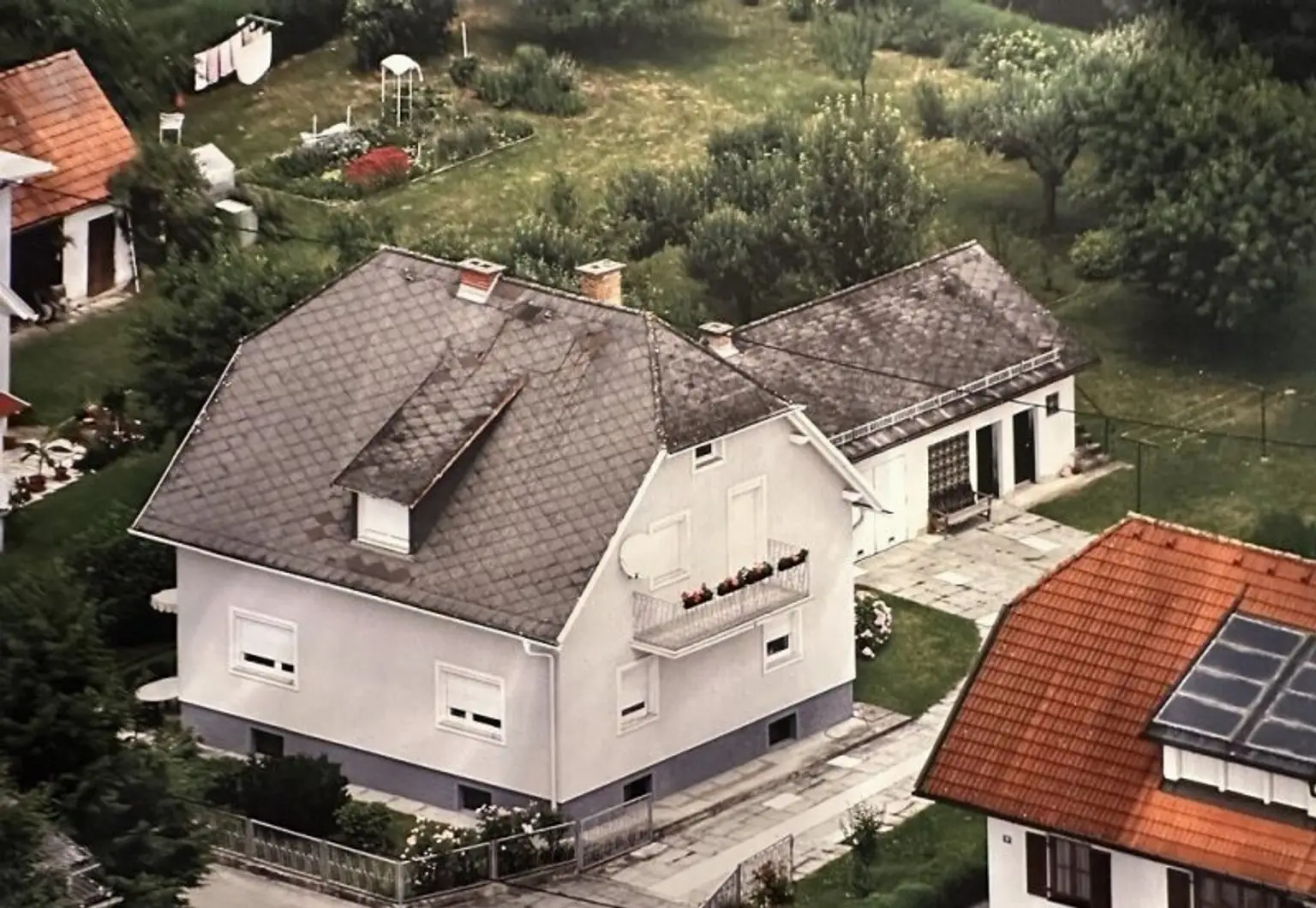 WOLFSBERG - SANKT THOMAS, 160 m2 Einfamilienhaus mit Potential, Vollkeller, 1139 m2 Grundstück, Wirtschaftsgebäude