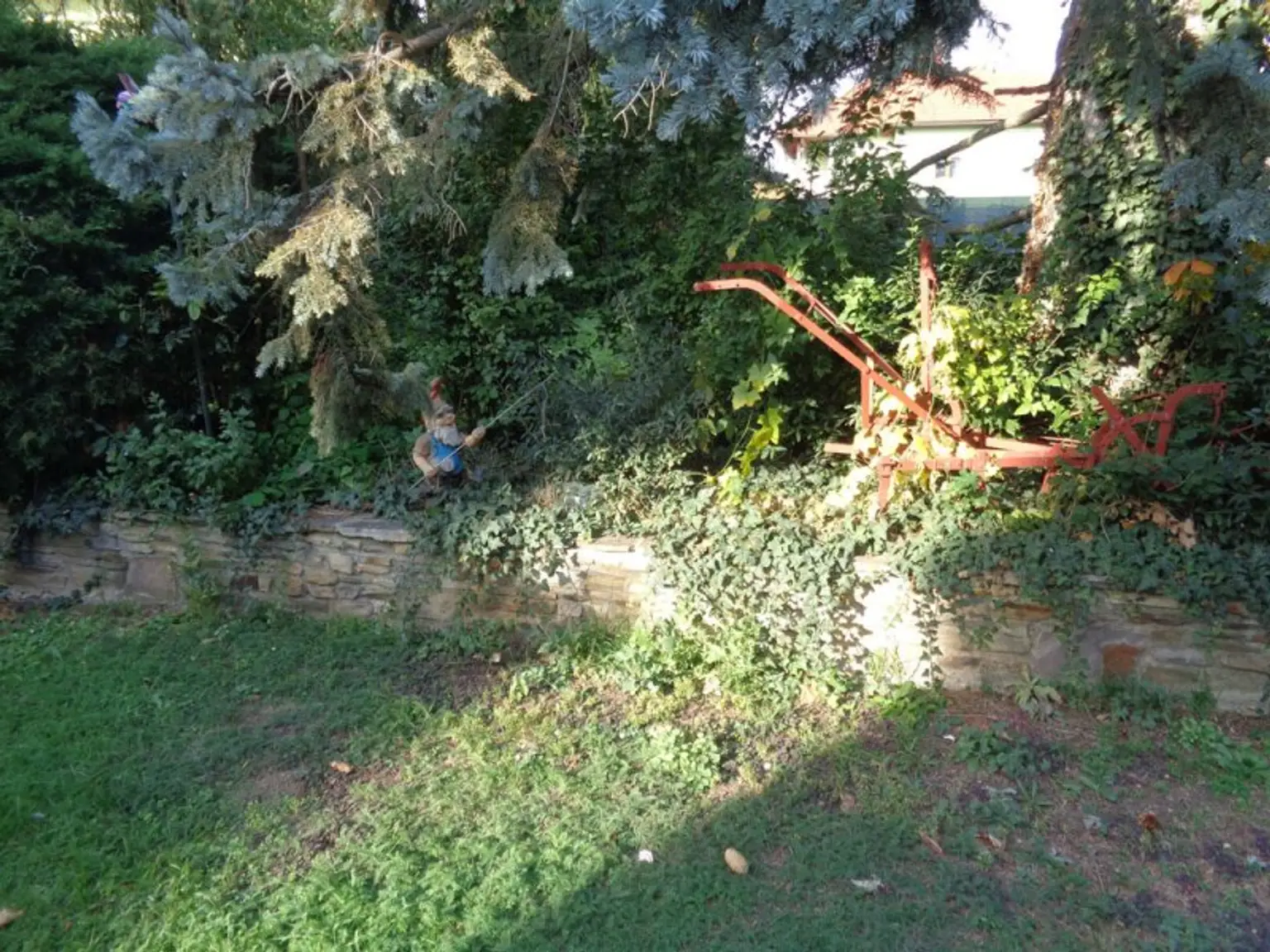 Zistersdorf: A5 - Nähe: großzügiges Wohnhaus ( 2 Wohneinheiten ) mit traumhaften Garten, Garage und Werkstatt