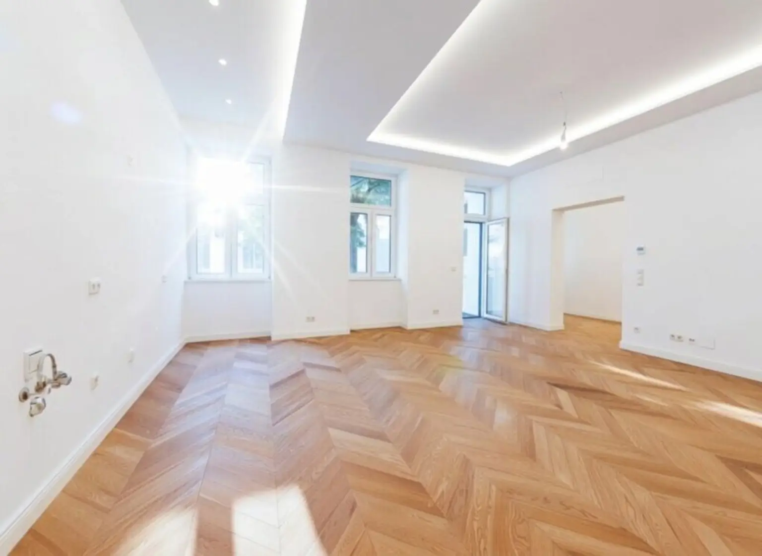 Wohnküche mit Ausgang die Terrasse