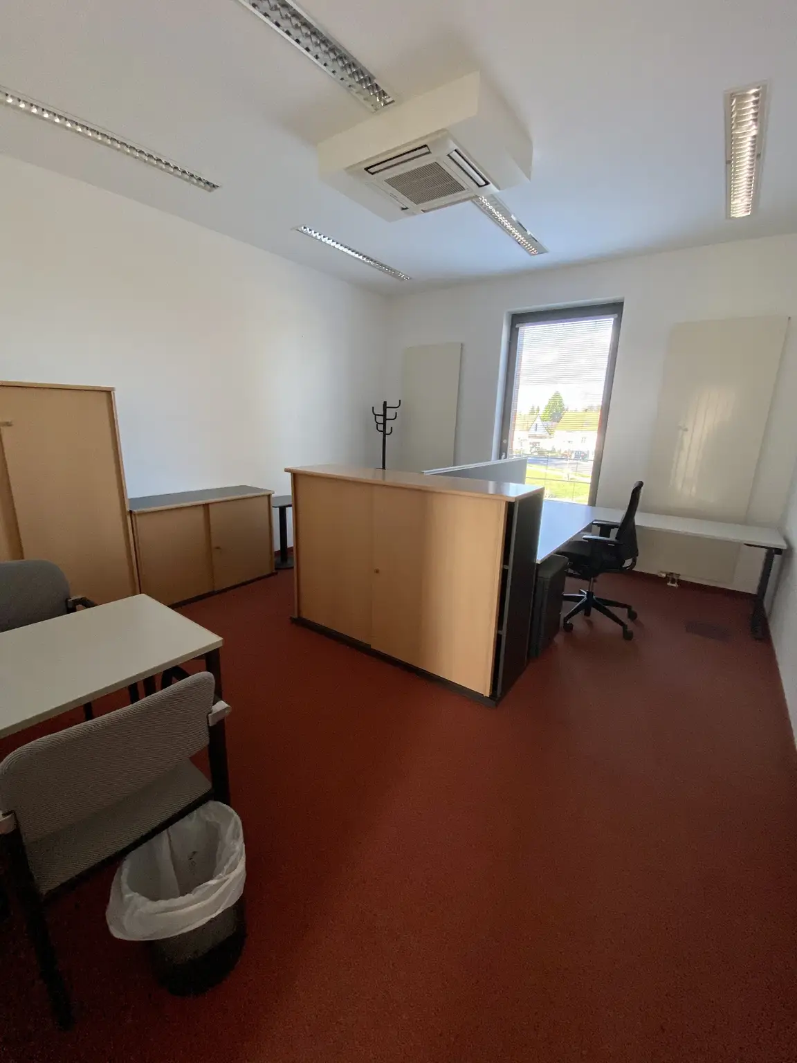 Großes Büro für 50 - 60 Mitarbeiter!