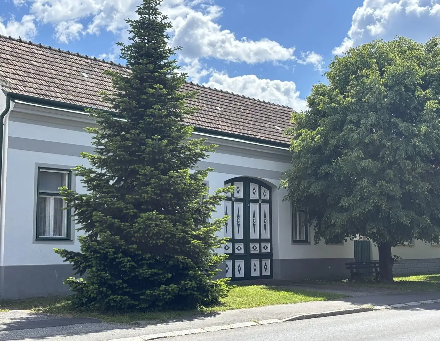 Stilvoller Streckhof mit Nebengebäude im idyllischen Südburgenland