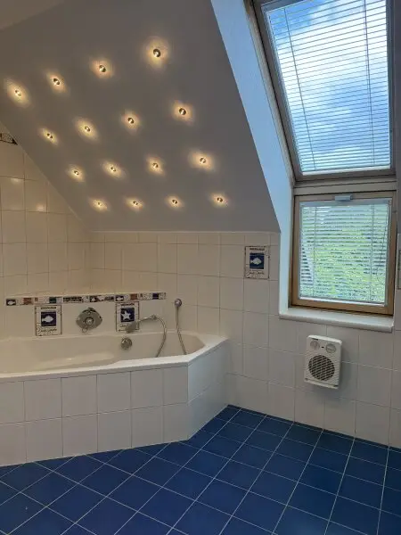 Möbliertes Einfamilienhaus mit Garten, Pool und Sauna