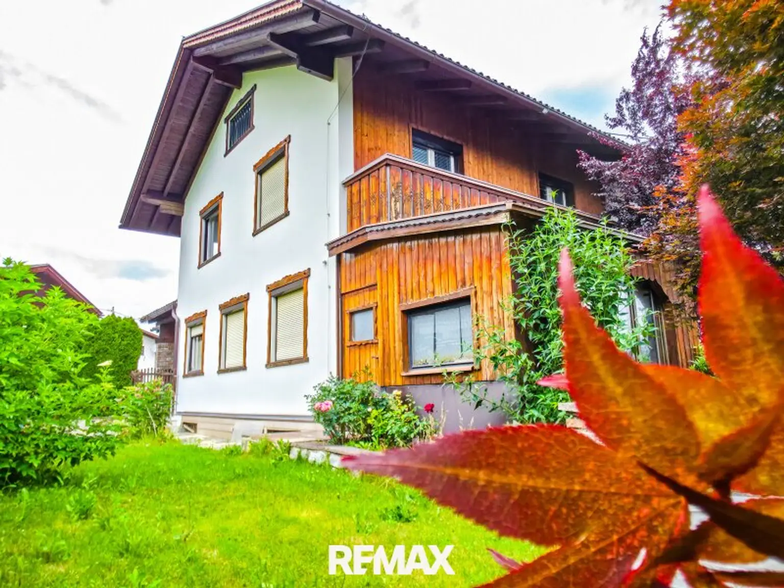 Großzügiges Einfamilienhaus mit vielseitigen Nutzungsmöglichkeiten in sonniger Lage von Oberperfuss!