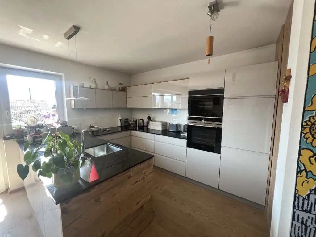 Dachgeschosswohnung in sonniger Lage