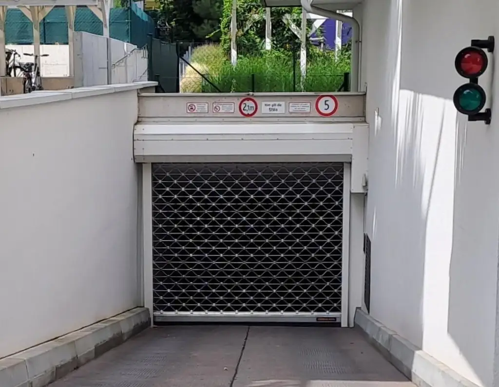 RESERVIERT - TIEFGARAGENSTELLPLATZ ZENTRAL IN DÖBLING ZU MIETEN