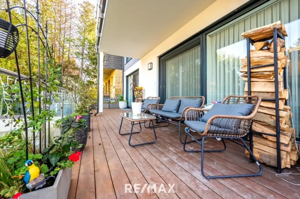 WOHNEN MIT STIL | KOMFORT | LUXUS UND SWIMMINGPOOL in Grünruhelage.