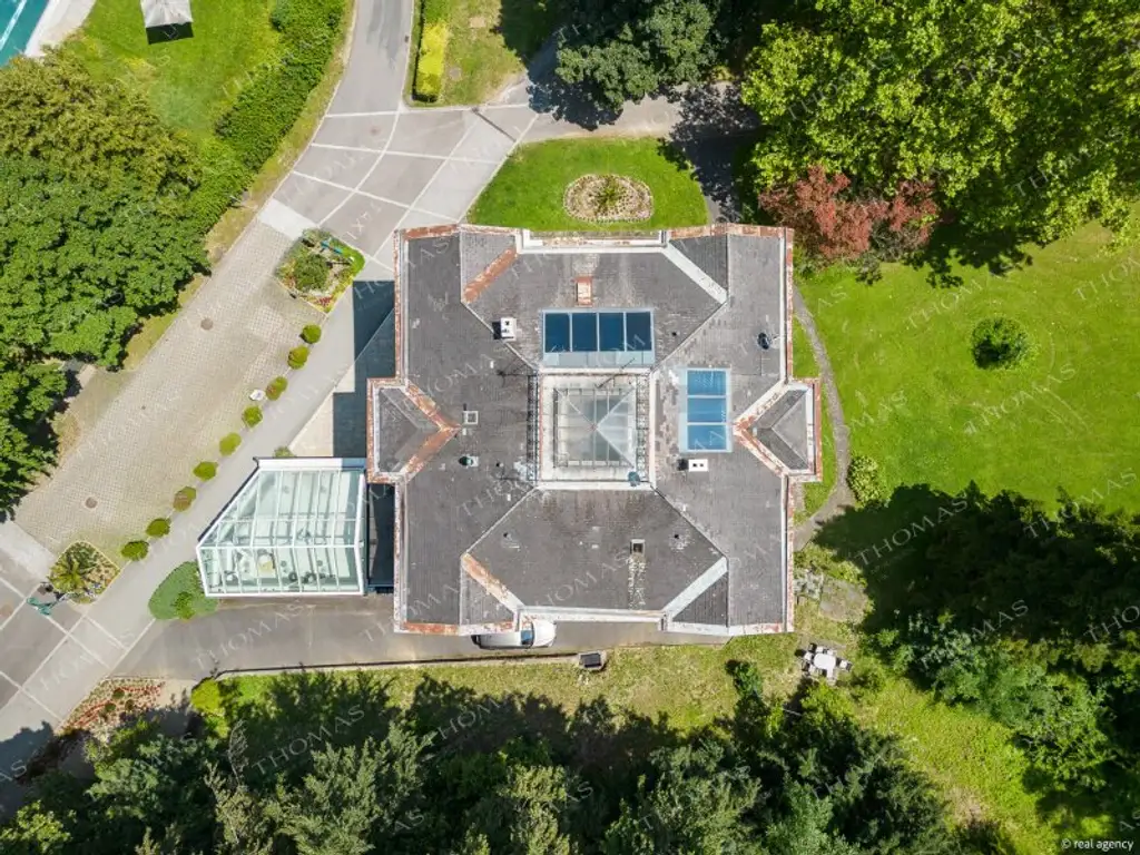 Kurparkjuwel "Villa Clar" - Boutiquehotel, Restaurant & 3 Geschäftsflächen