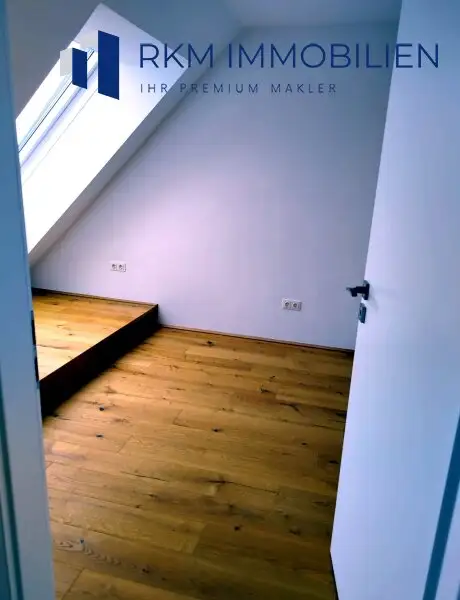 TOP - Neuwertige Dachgeschosswohnung in 1210 Wien – ca. 70 m², 3-Zimmer, ca. 23m² Terrasse und Garagenstellplatz - absolute Ruhelage