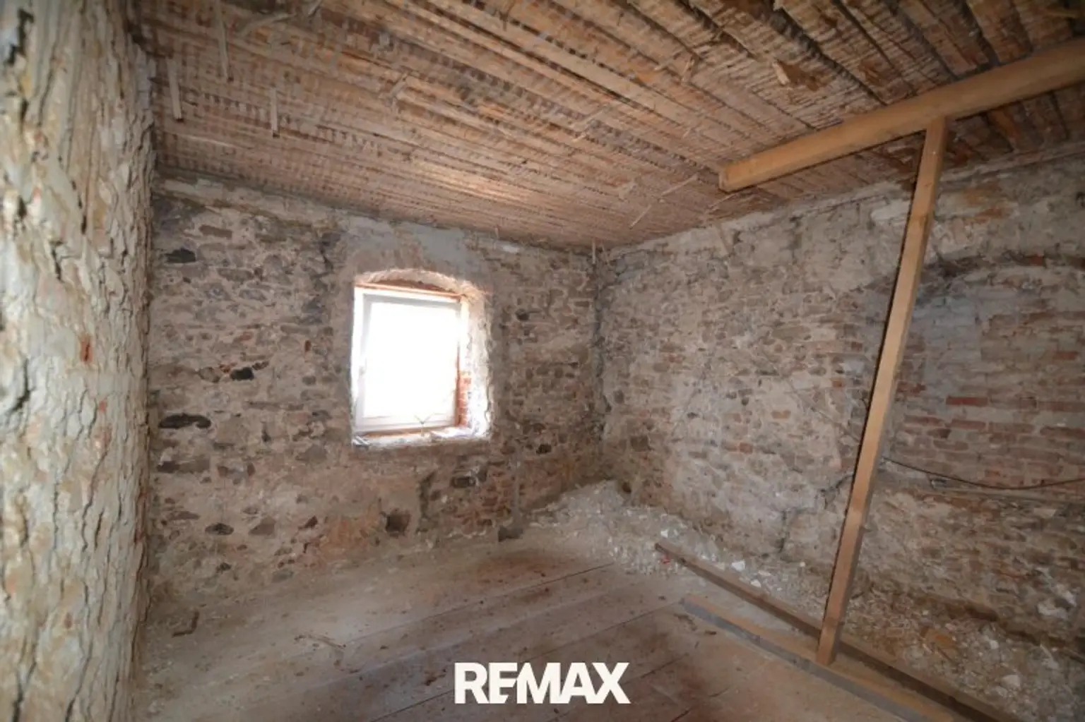 Zimmer (zum Ausbauen) EG