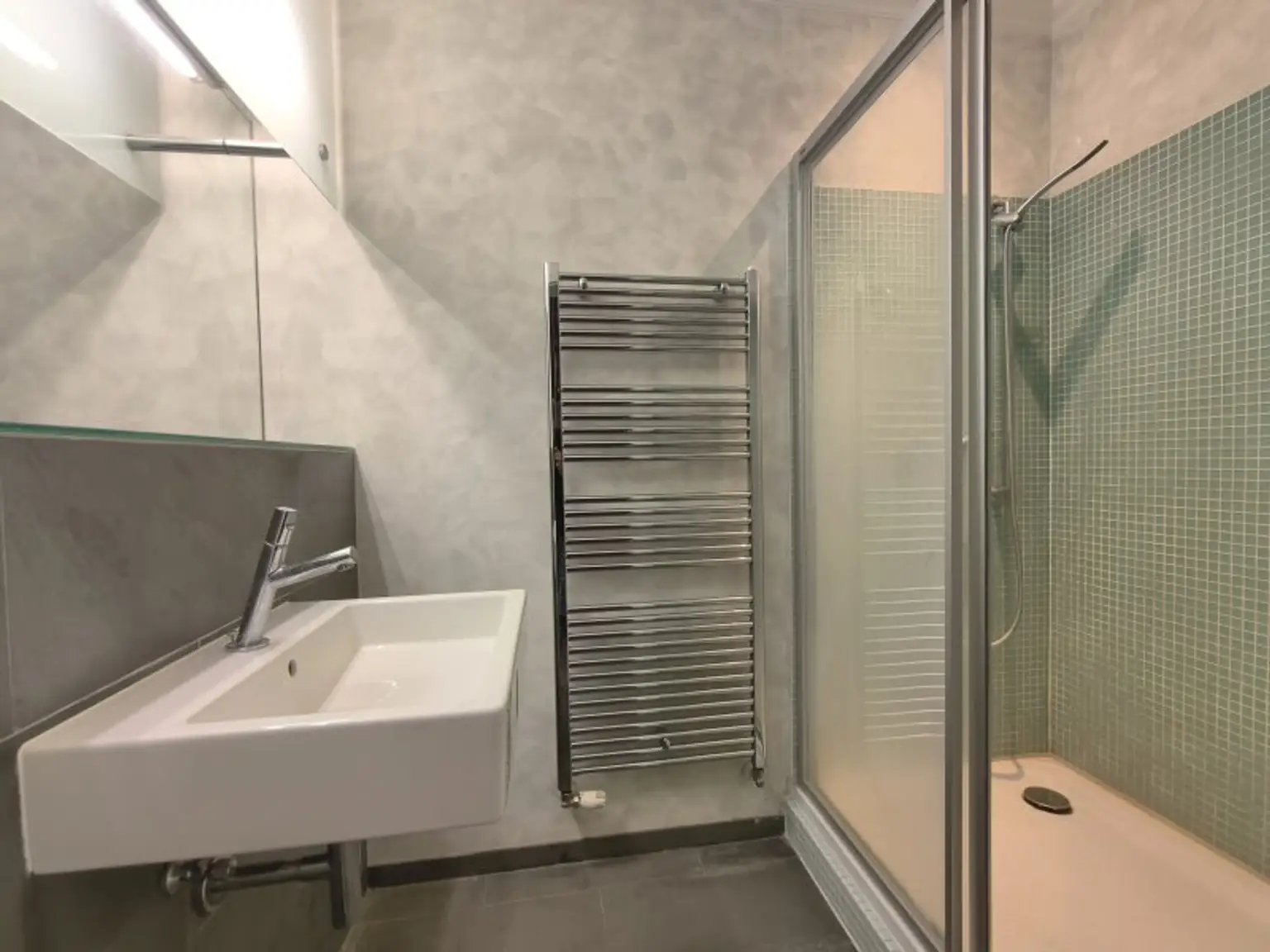 Geräumige 2 Zimmer im stilvollen Altbau - Zentrale Lage Pilgramgasse, 1050 Wien - U4 Fußläufig