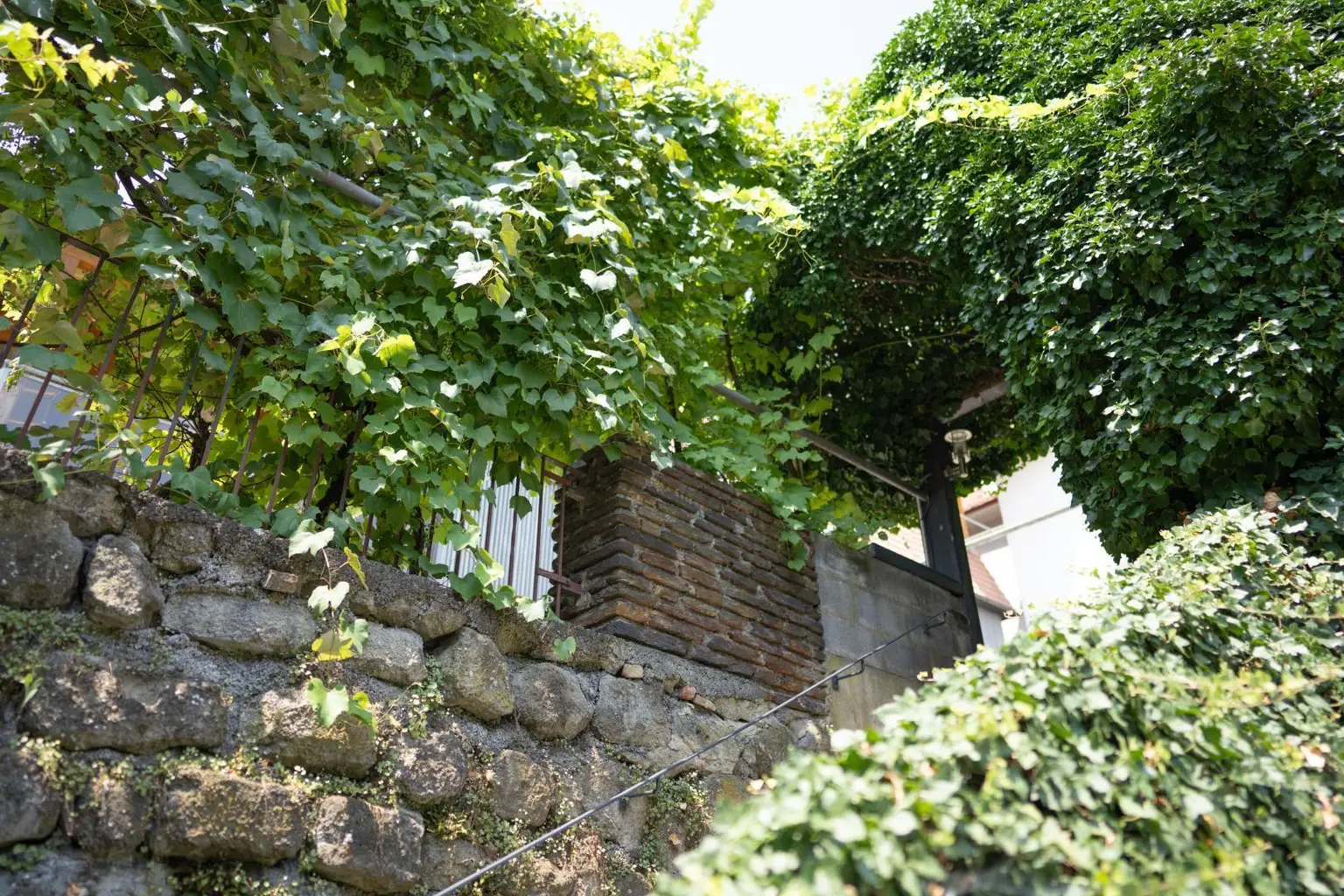 Stiege zum Haupt- und Nebenhaus
