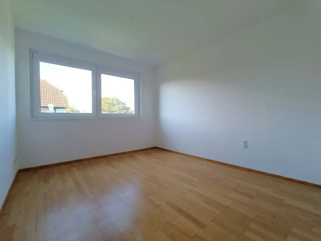 Neubau! Siedlung Rustenfeld! 4-Zimmer Wohnung mit traumhaftem Ausblick auf rund 103 m² mit Balkon!