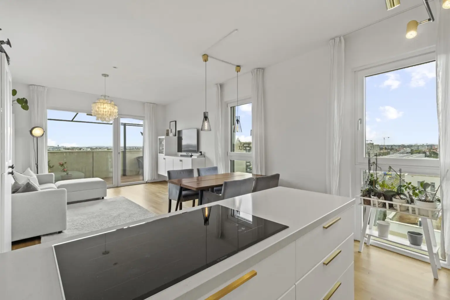 C | ++ DREI ZIMMER im DG ++ Stilvolles Wohnen mit FERNBLICK | Prima Service Immobilien