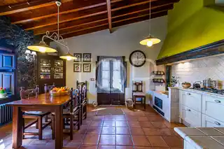House-La-Esperanza-Kitchen -Tenerife-1