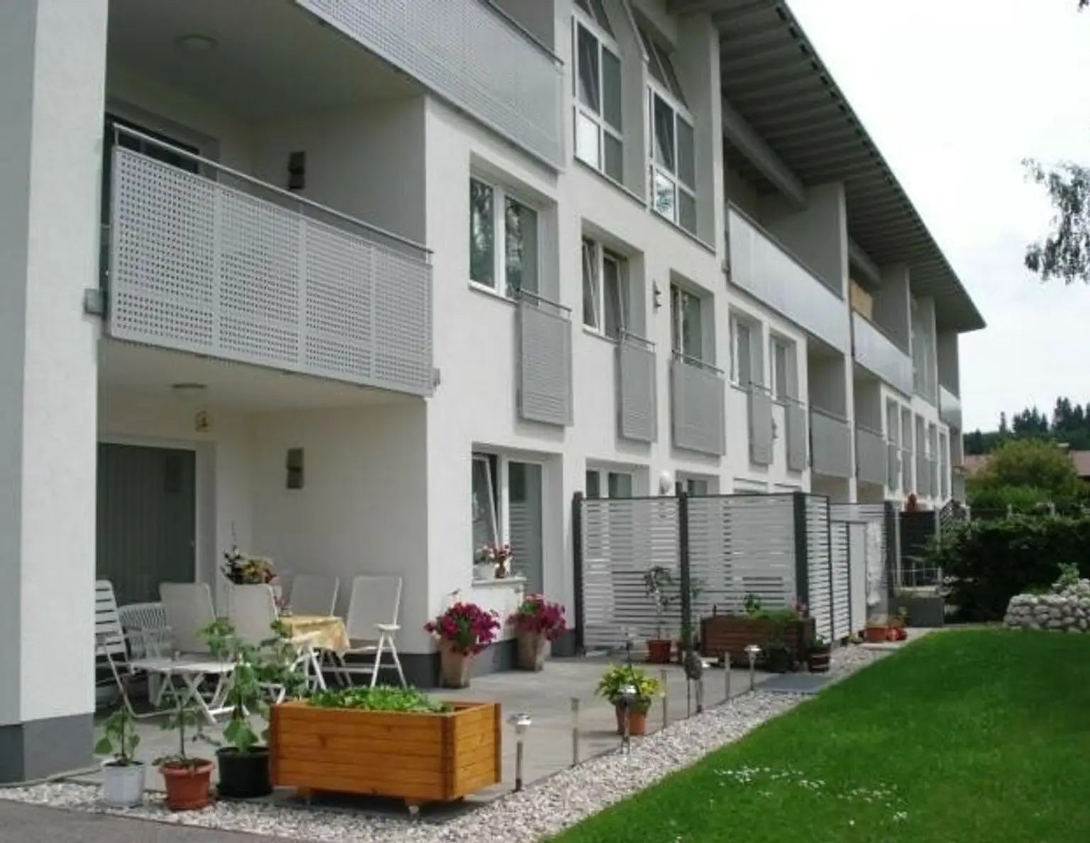 Moderne Traumwohnung in Top-Lage mit Garten und Tiefgarage - in Vöcklamarkt, Oberösterreich!