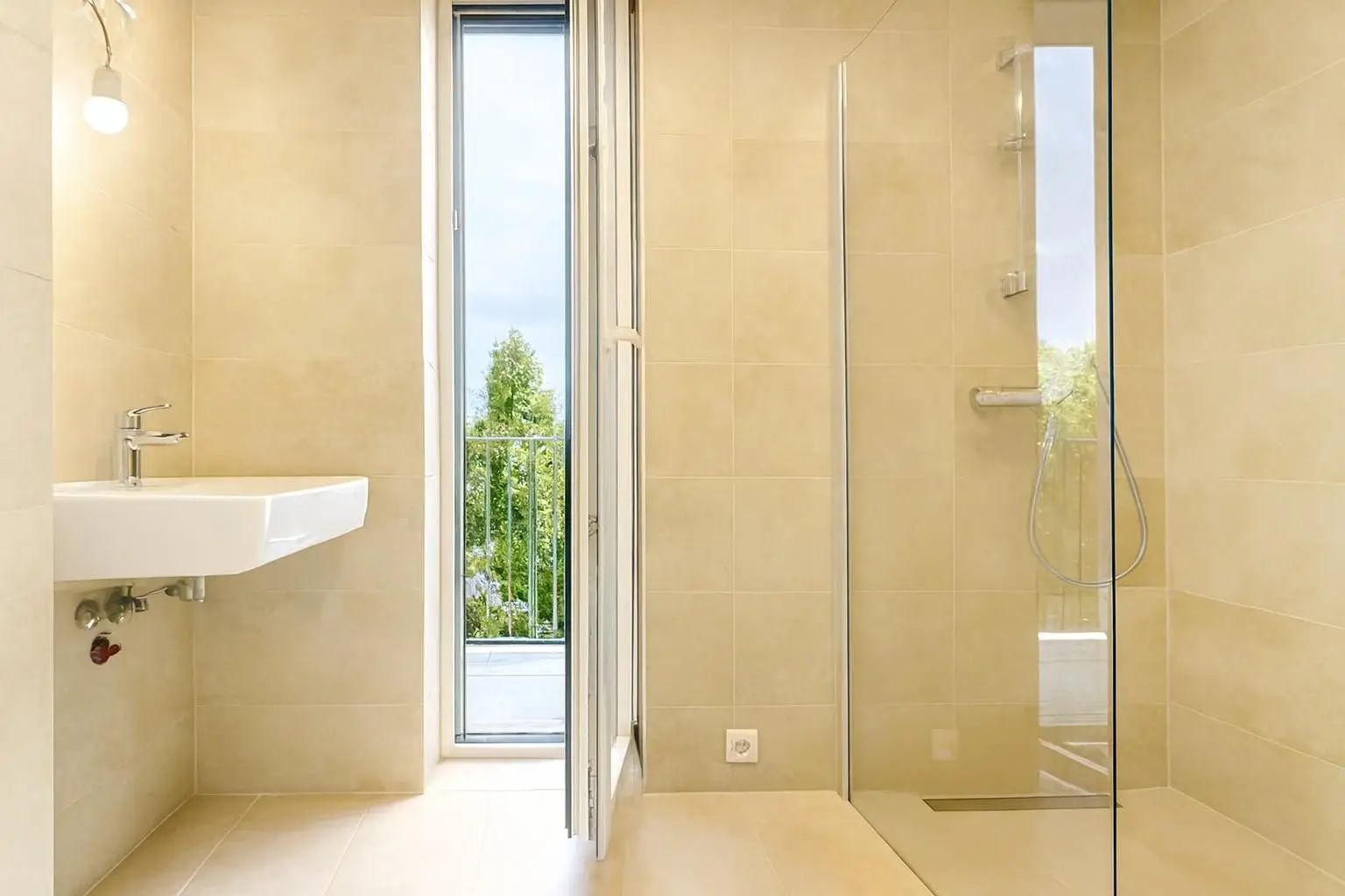 beim Zähneputzen direkt auf die Terrasse gehen