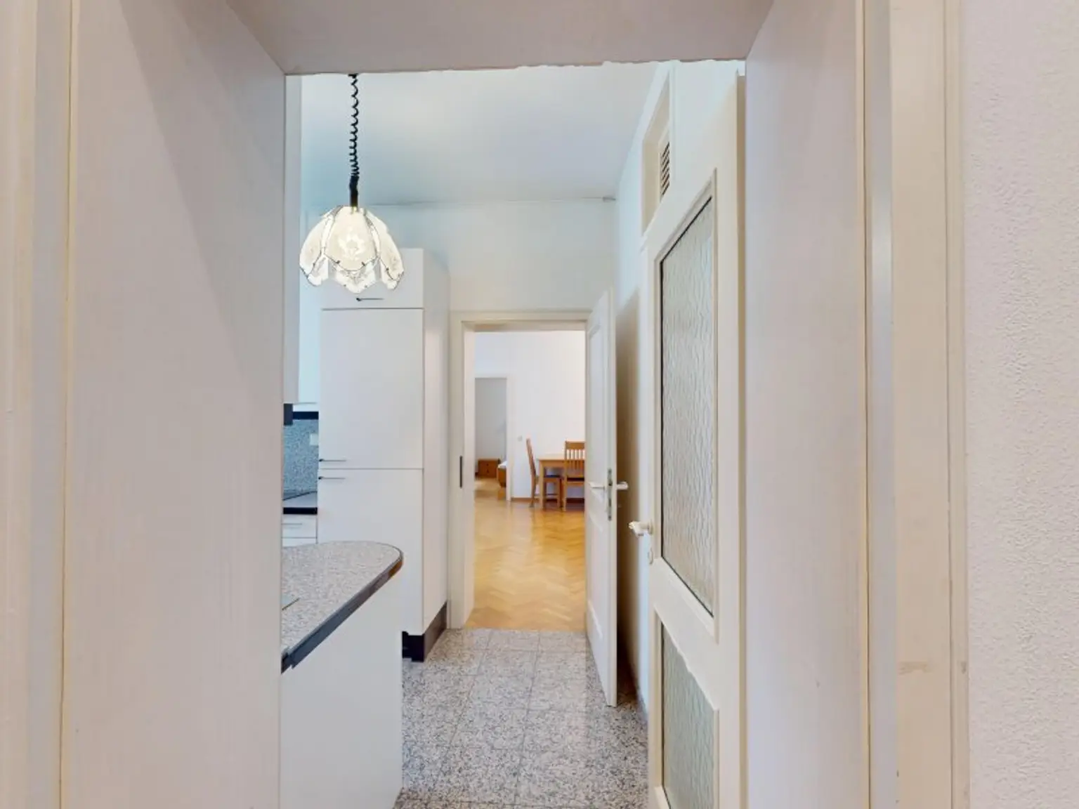 2-Zimmer Altbauwohnung in bester, zentraler Lage!