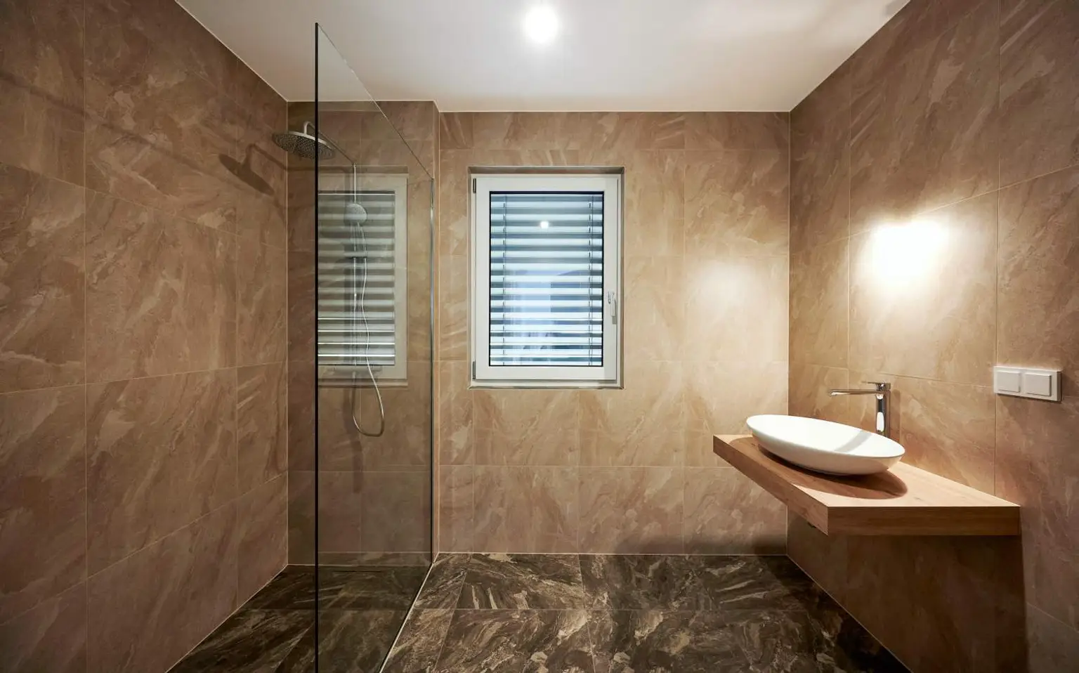 Ihr neuer Rückzugsort: 4-Zimmer-Terrassenwohnung nahe der Donau!