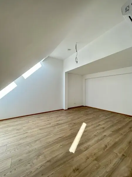 Luxuriöse Dachgeschoßwohnung in Klosterneuburg: Erstbezug mit Terrasse und Klimaanlage!