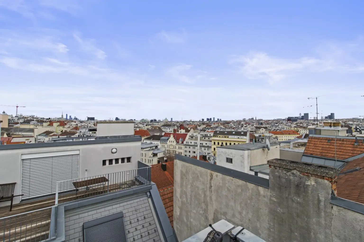 L | ++ TRAUM mit WIEN-BLICK ++ Exklusive DREI Zimmer mit grandioser Dachterrasse | Prima Service Immobilien