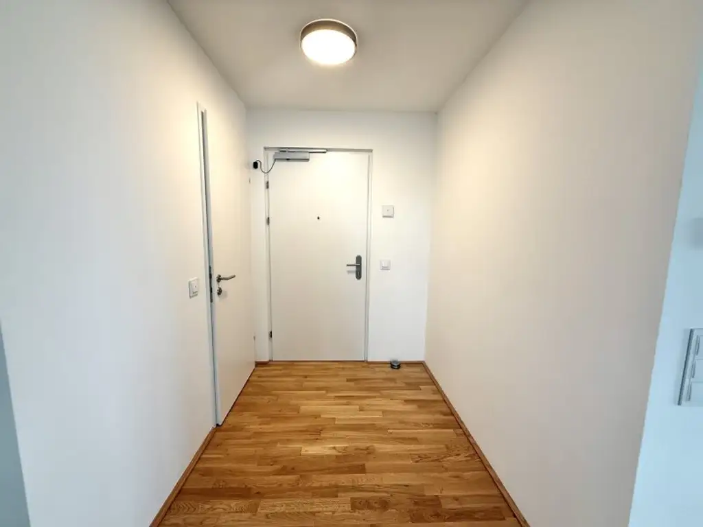 gut aufgeteilte 4-Zimmer Wohnung mit 2 WC's und einem südwest Balkon