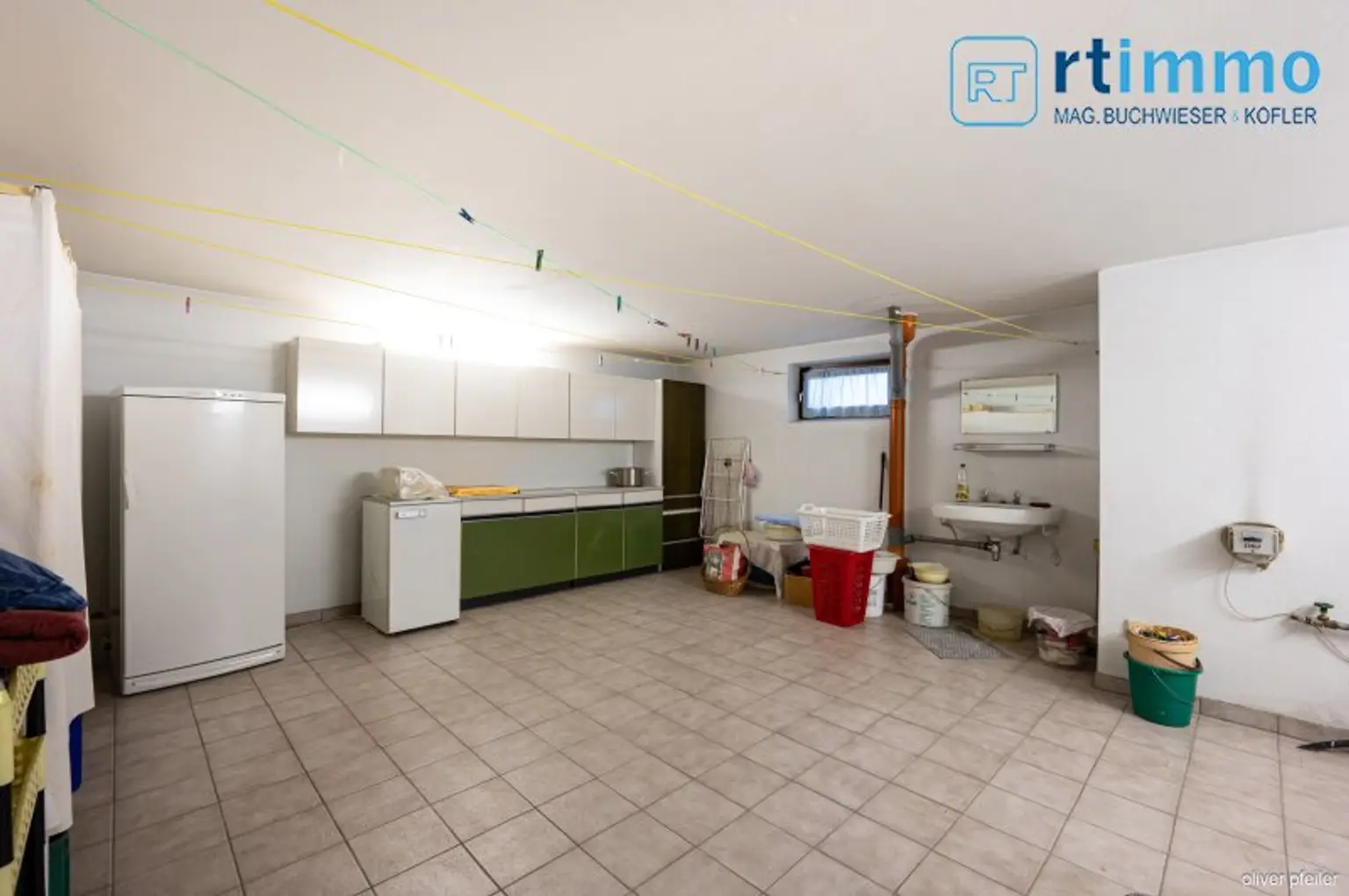 SCHÖNES FAMILIENHAUS mit Wintergarten und Garage in ruhiger Lage zu mieten!
