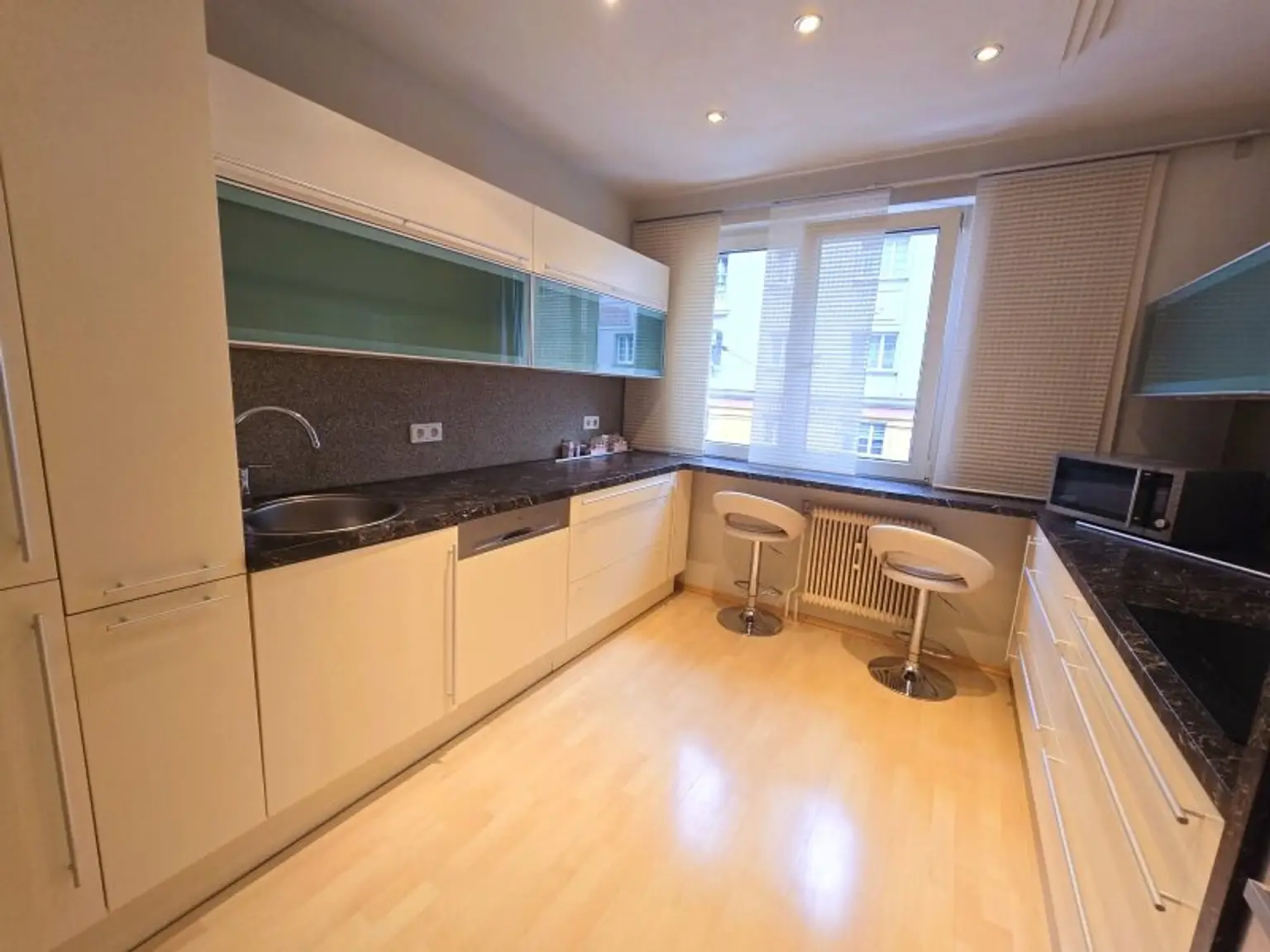 ++ TOP Ausstattung ++ 2 ZIMMER++ Extra moderne DAN-Einbauküche 10m² ++ 1100 HERZGASSE ++