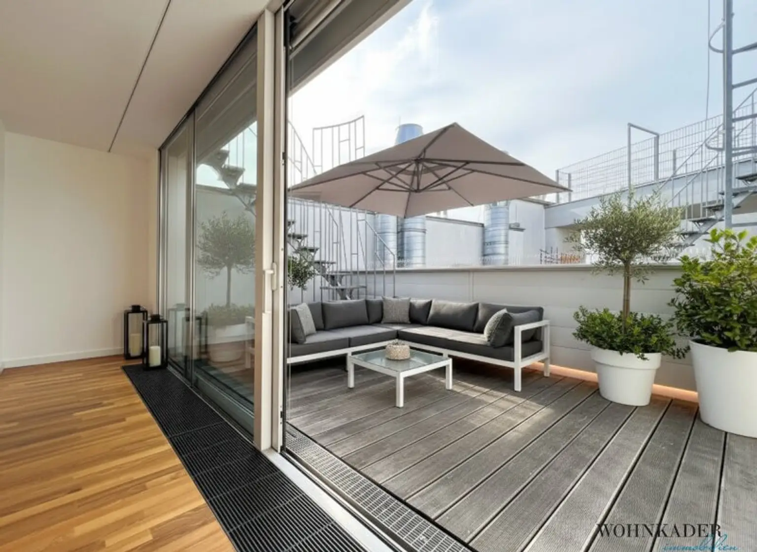 Exklusive 130 m² Dachgeschosswohnung mit Terrasse, Dachterrasse und atemberaubendem Blick auf den Stephansdom