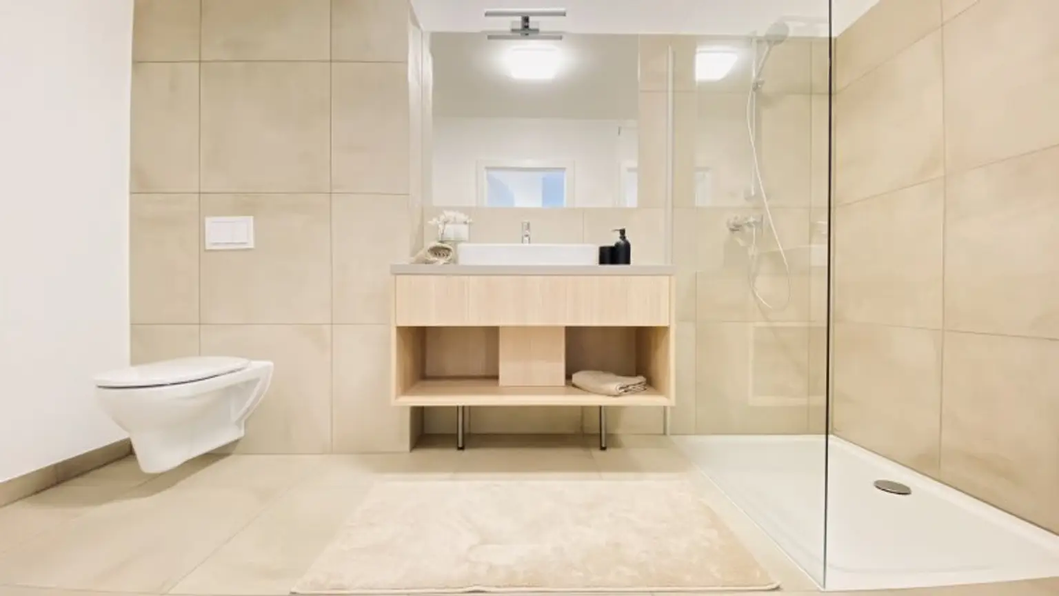 Voll Möblierte Wohnung für Kurzzeitvermietung - Moderne Zwei Zimmer Wohnung mit Balkon in Krems