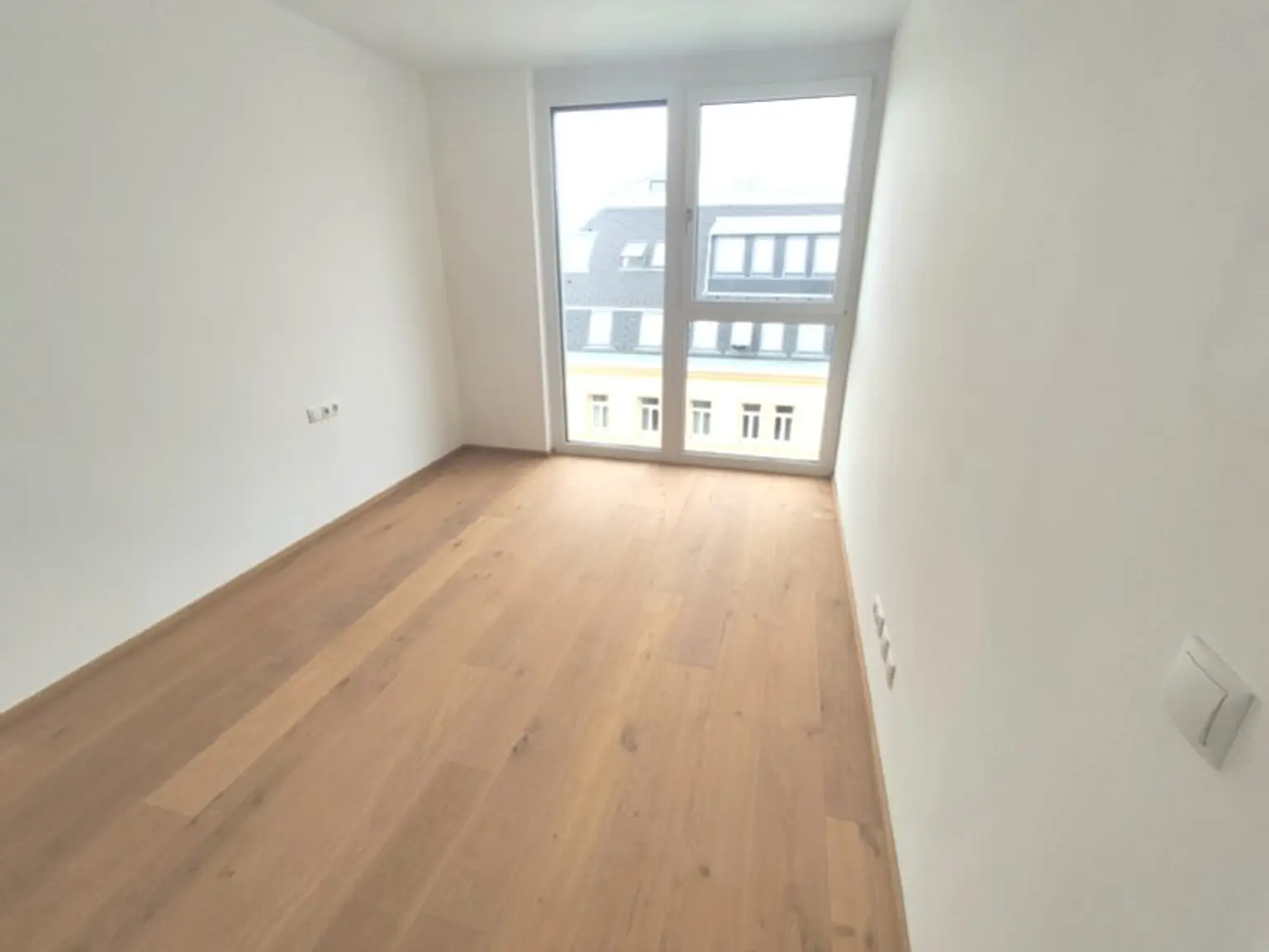 Modern wohnen in Meidling! Drei-Zimmer DG-Erstbezug mit Terrasse! Top79
