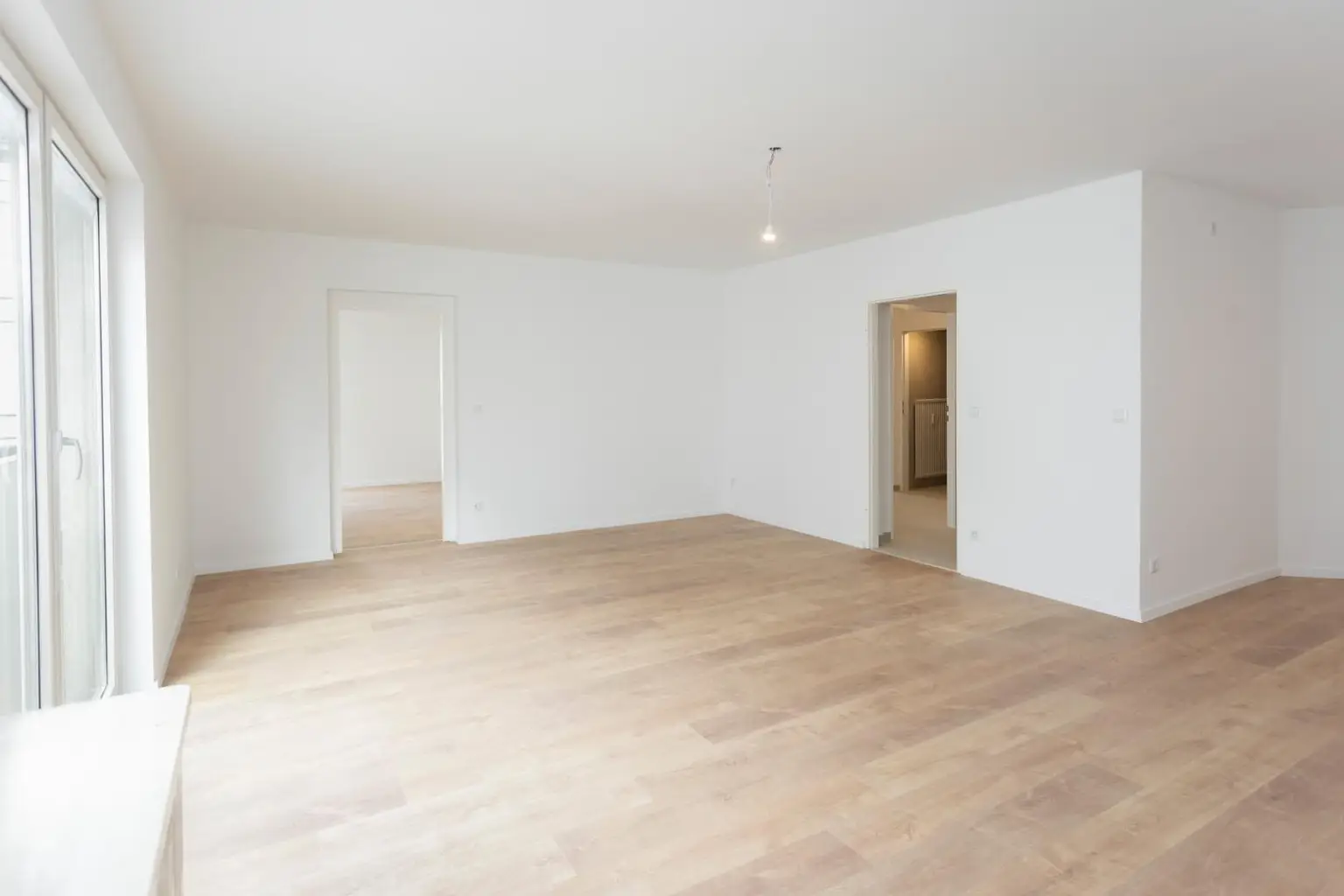 Neu sanierte 4-Zimmer-Eckwohnung im 2. Liftstock