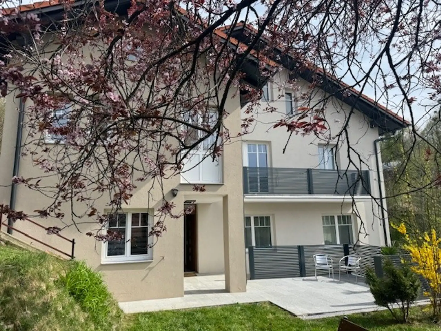 großes Wohnhaus für Ihre Familie