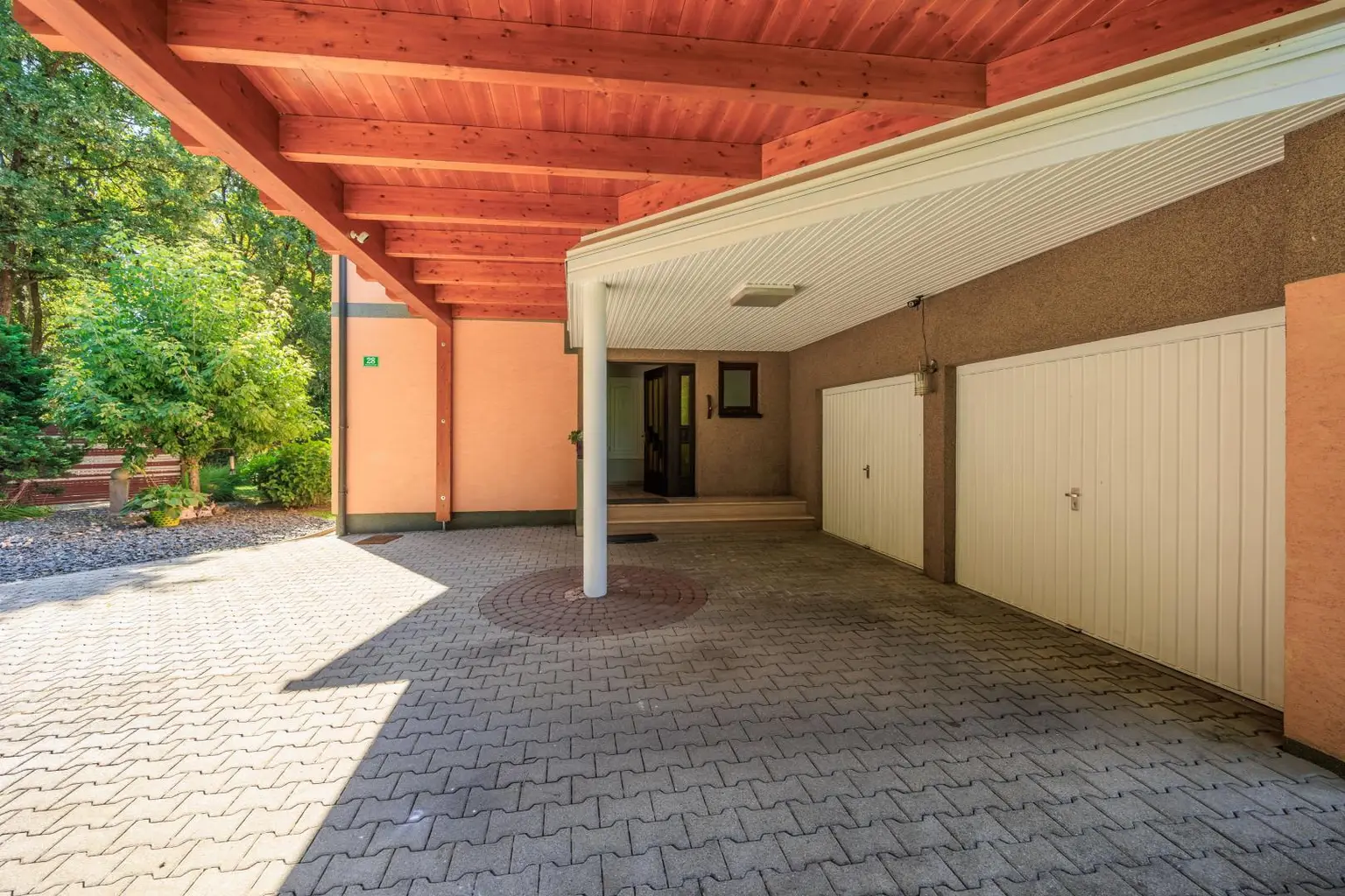 Carport & Garage