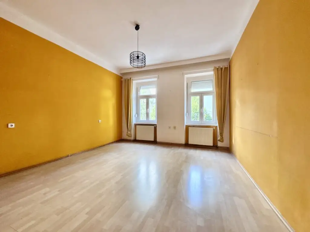 3 ZIMMER ALTBAUWOHNUNG IN SEHR GUTER INFRASTRUKTUR
