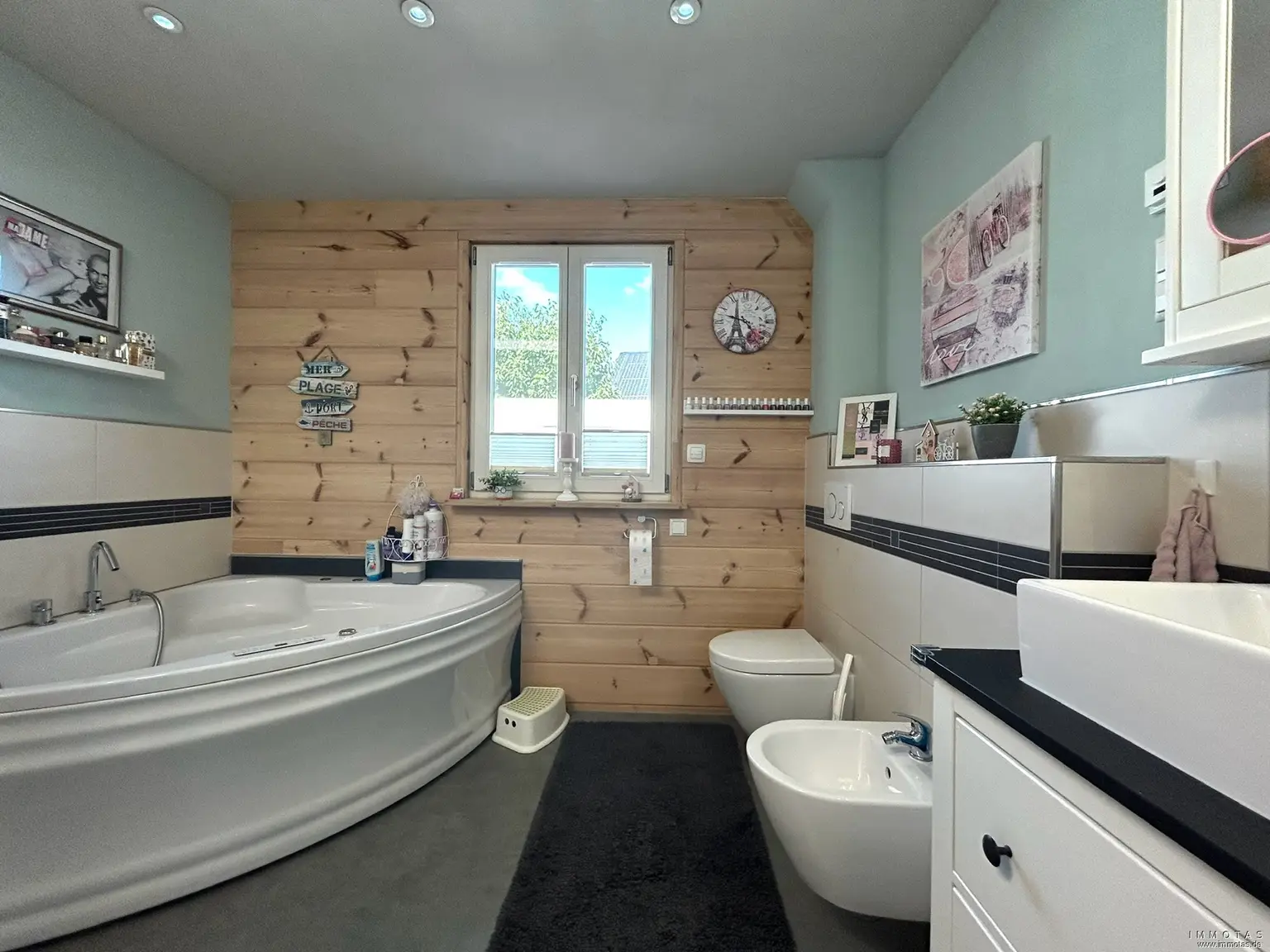 Badezimmer EG