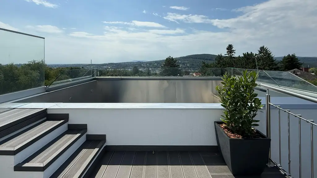 LUXUS, Ruhe, Fernblick| Große TERRASSE| BALKONE | EIGENES POOL