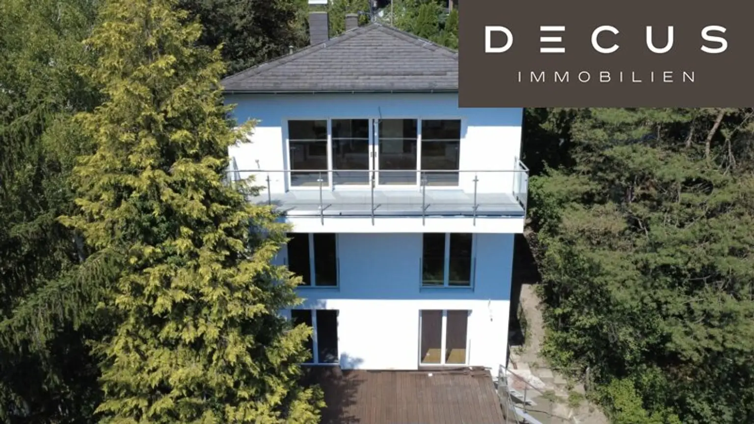 IDYLLE - EINFAMILIENHAUS IN ROMANTISCHER HANGLAGE - ERSTBEZUG NACH KOMPLETTSANIERUNG ZUM NIEDRIGENERGIEHAUS - FERNBLICK