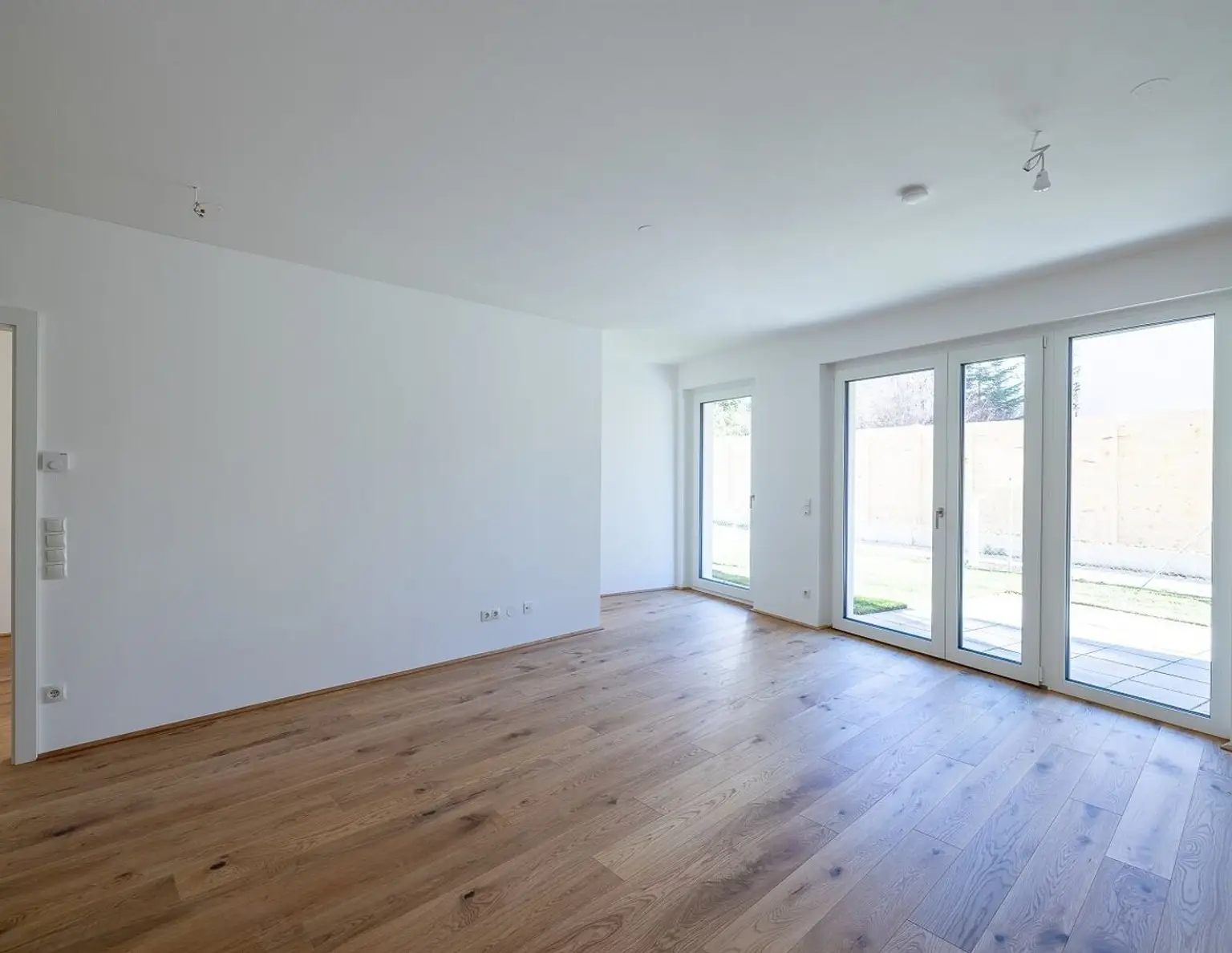 Stadtnahes Wohnglück: Investieren Sie in zeitgemäße Neubauten am Stadtrand