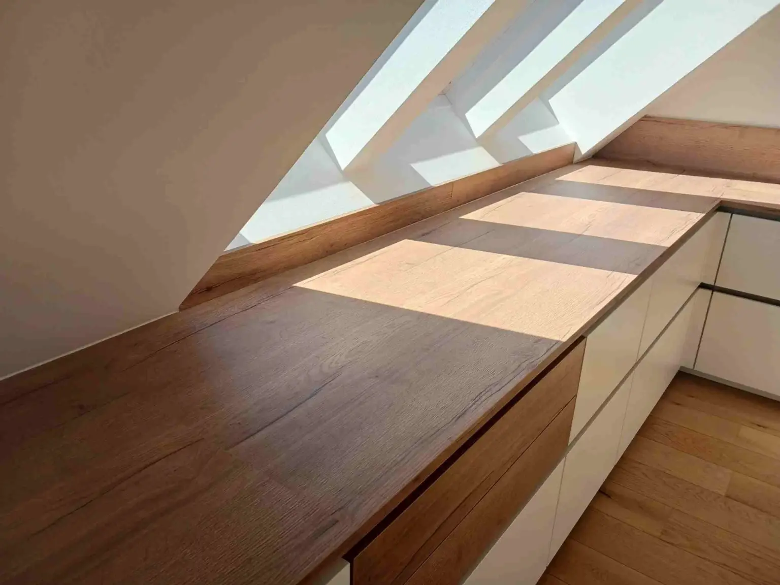 3 | ++ GENIALE VIER Zimmer mit DACHTERRASSE ++ inkl. KÜCHE | Prima Service Immobilien