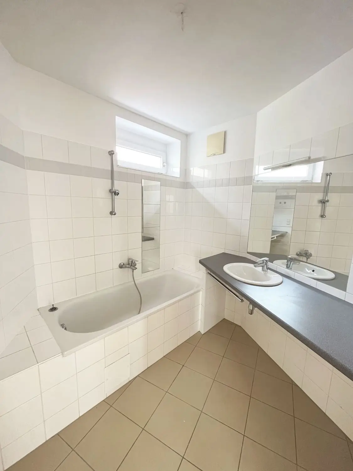 Neubau-Wohnung mit 3 Zimmern und Balkon in Ruhelage - mitten im 9. Bezirk!