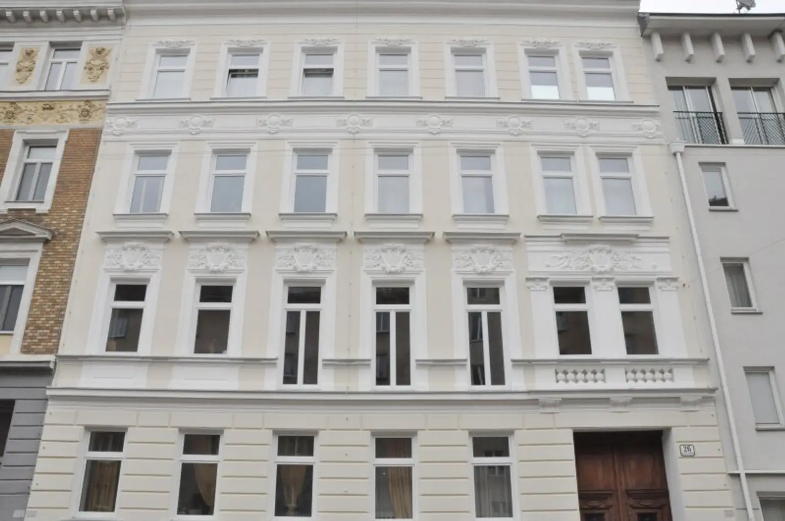Erstbezug | Top sanierte 2-Zimmer Maisonette | 2 Balkone | unbefristet