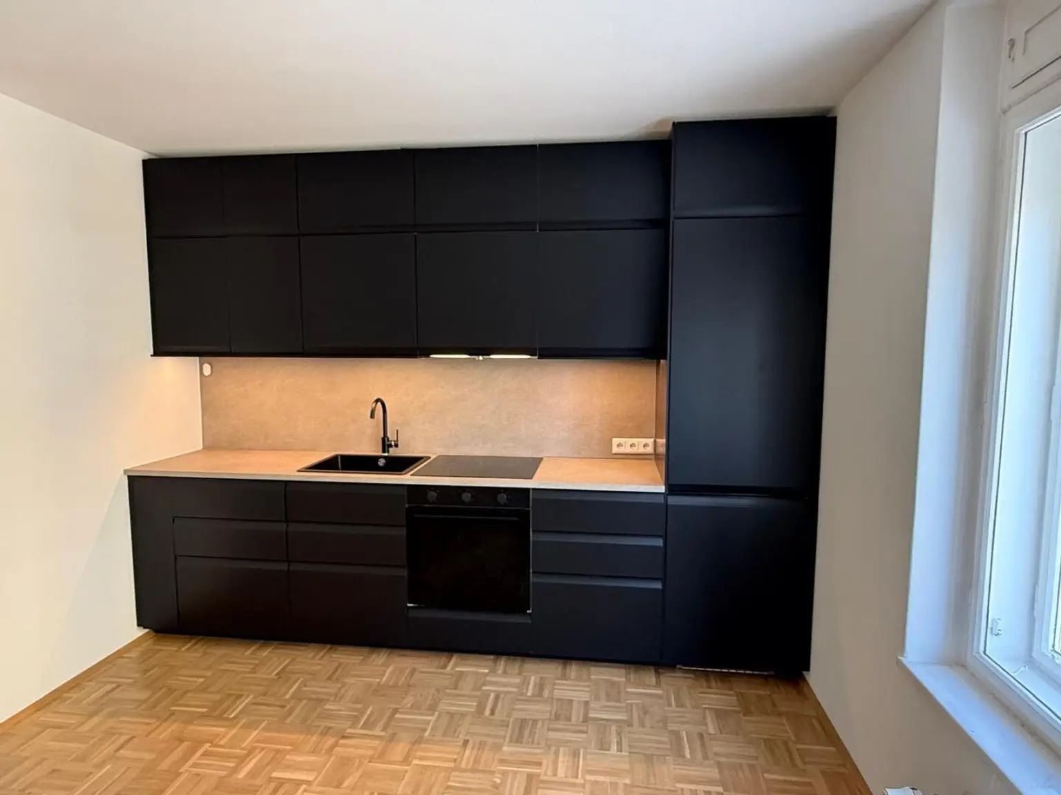 Küche inkl. aller E-Geräte