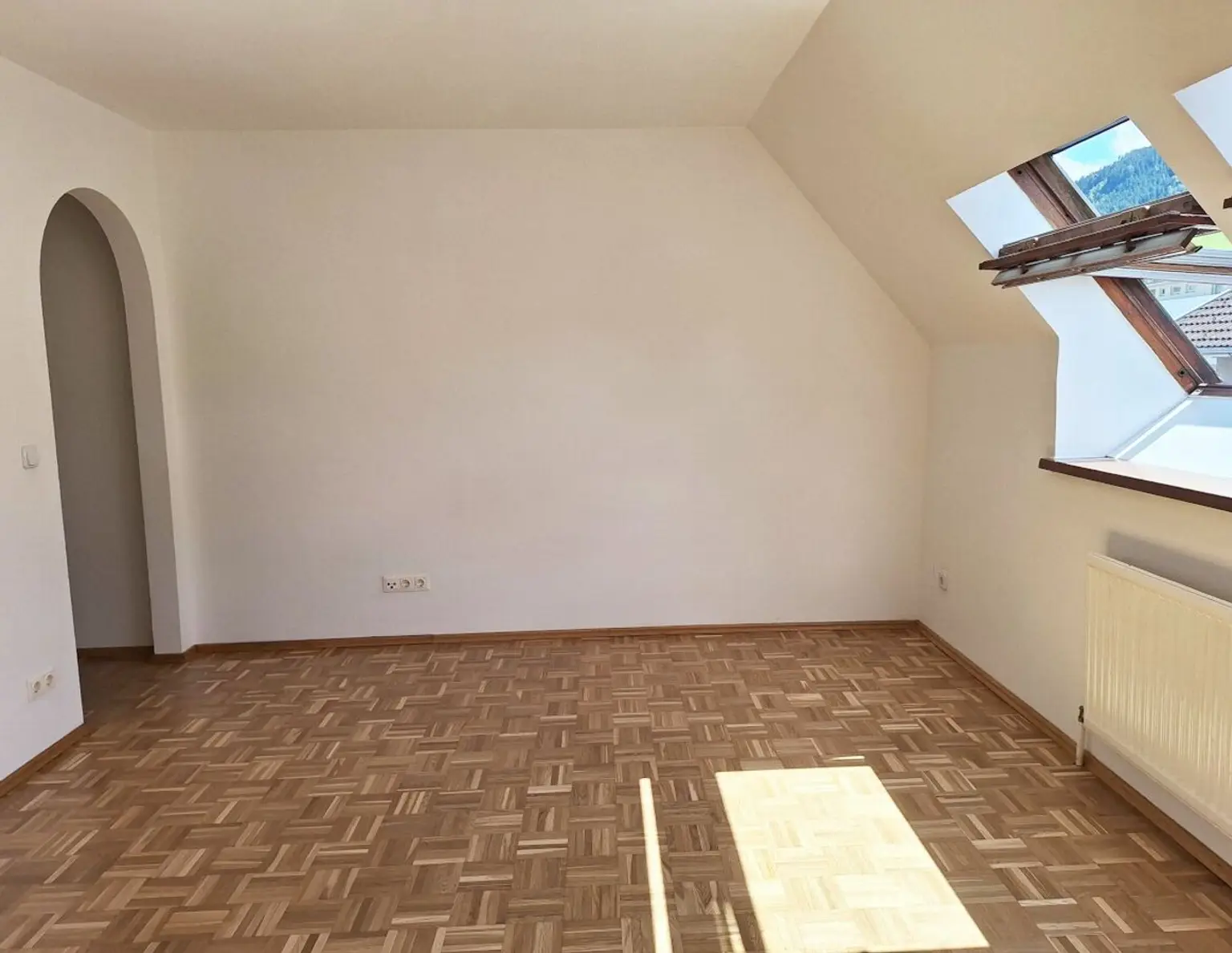 Gemütliches 2-Zimmer-Dachstudio mit Parkplatz