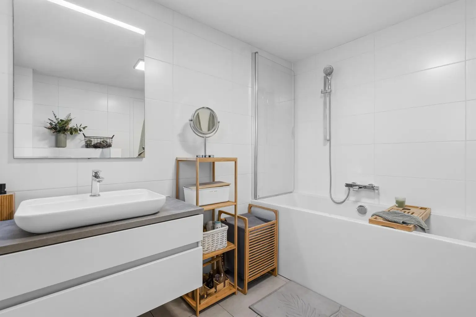 16 Bad mit Wanne O.K. II|EFH1220 Wien